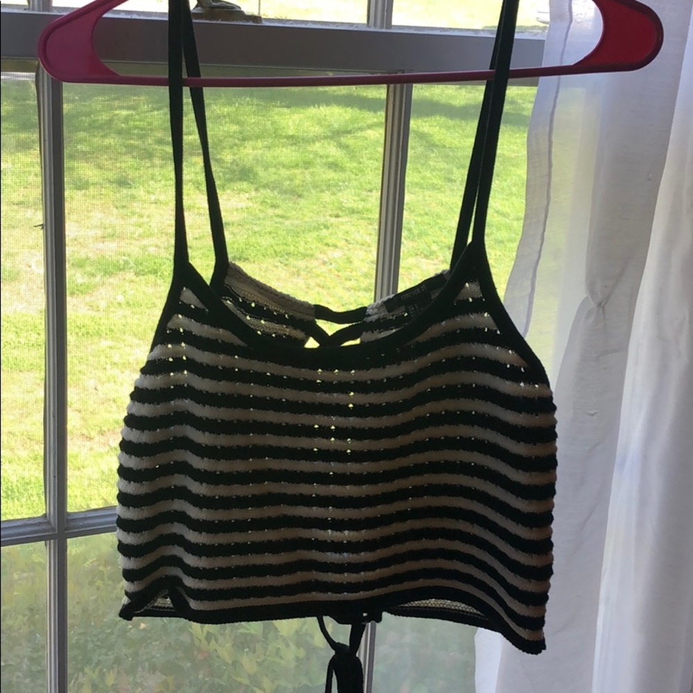 Crochet black and white crop top!